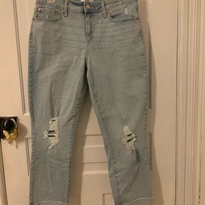 NWOT Boyfriend Style Levi Jeans